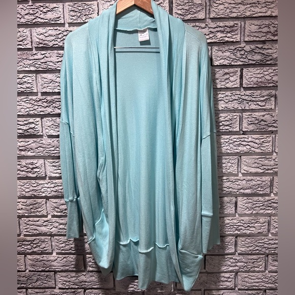 Bear & Roo Sweaters - MADE IN CANADA Light teal Women's Cardigan